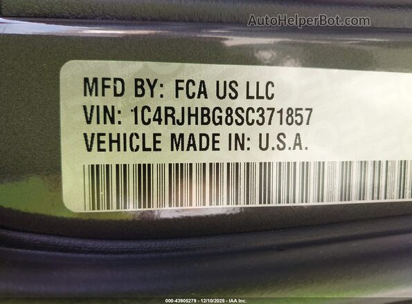 1C4RJHBG8SC371857 2025 JEEP GRAND CHEROKEE Black Vista del compartimento del motor