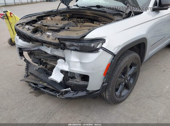 1C4RJKAG5P8895010 2023 JEEP GRAND CHEROKEE L Серебряный Вид спереди