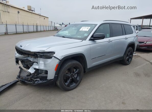 1C4RJKAG5P8895010 2023 JEEP GRAND CHEROKEE L Серебряный Передняя левая четверть