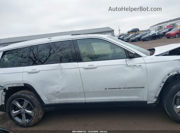 1C4RJKBG4N8506725 2022 JEEP GRAND CHEROKEE L White 360 interior view