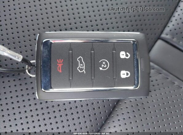 1C4SJSBP4SS523461 2025 JEEP WAGONEER L Black Առջևի վահանակի տեսք