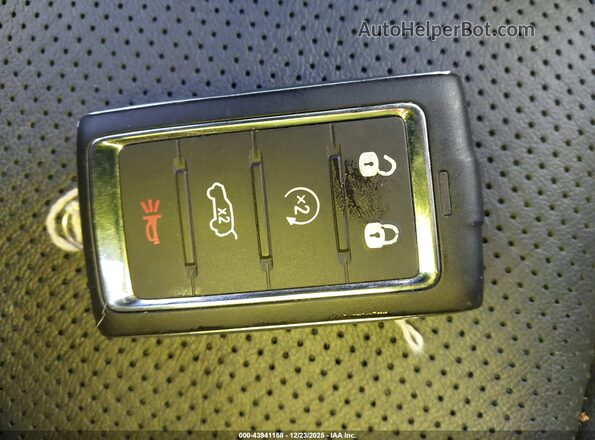 1C4SJSBP9RS103060 2024 JEEP WAGONEER L Gray Vista del salpicadero