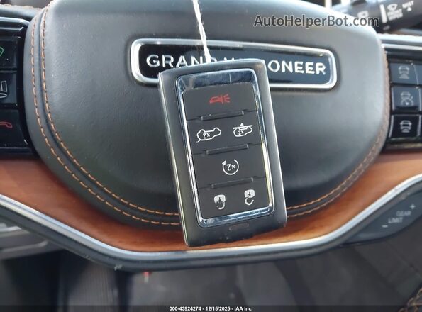 1C4SJSGP2RS182631 2024 JEEP GRAND WAGONEER L Белый Вид панели приборов