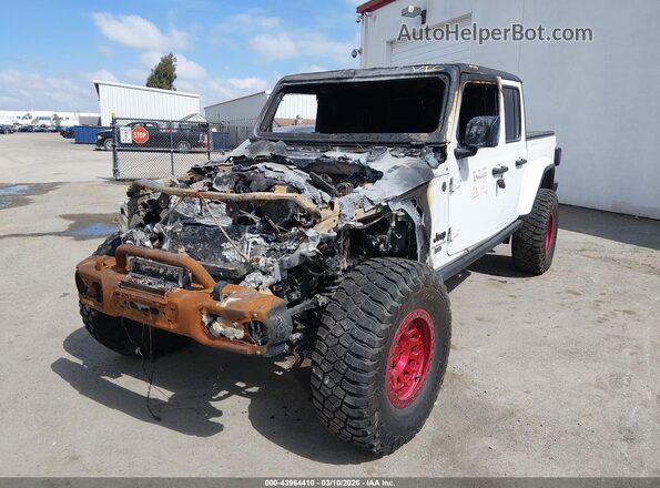 1C6JJTAM4NL180360 2022 JEEP GLADIATOR White Widok z przodu