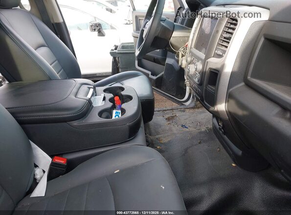1C6RR6FG6PS593132 2023 RAM 1500 CLASSIC White Front interior view