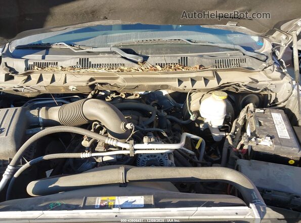 1C6RR6TT8LS133983 2020 RAM 1500 CLASSIC Silver Widok z tyłu