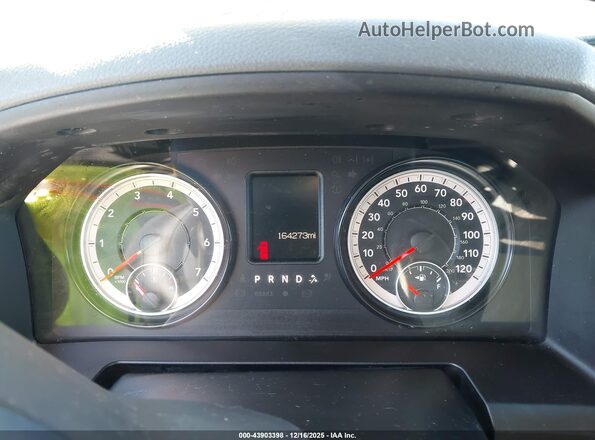 1C6RR7FT0JS343167 2018 RAM 1500 Черный Вид задних сидений
