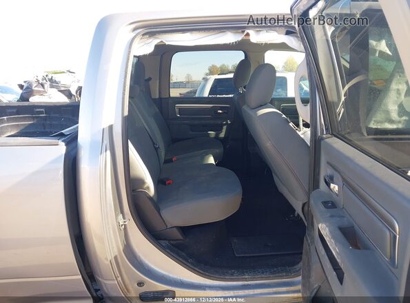 1C6RR7TT7LS101063 2020 RAM 1500 CLASSIC Silver Vista de la etiqueta del VIN