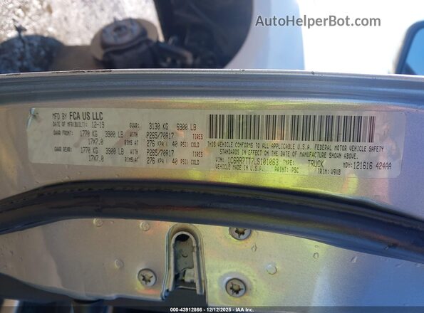 1C6RR7TT7LS101063 2020 RAM 1500 CLASSIC Silver Vista del compartimento del motor