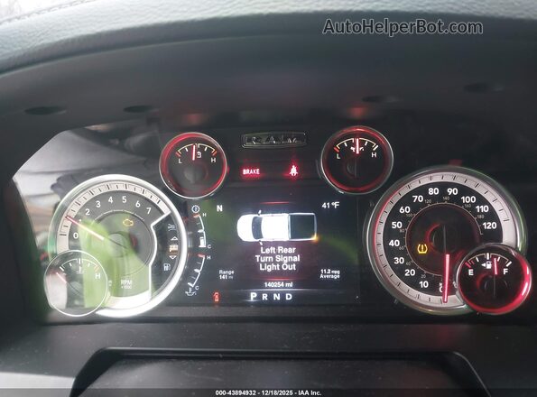 1C6RR7UT6GS102130 2016 RAM 1500 White Vista de los asientos traseros
