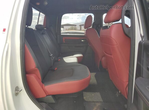 1C6RR7YT6GS363249 2016 RAM 1500 White Widok tylnych siedzeń