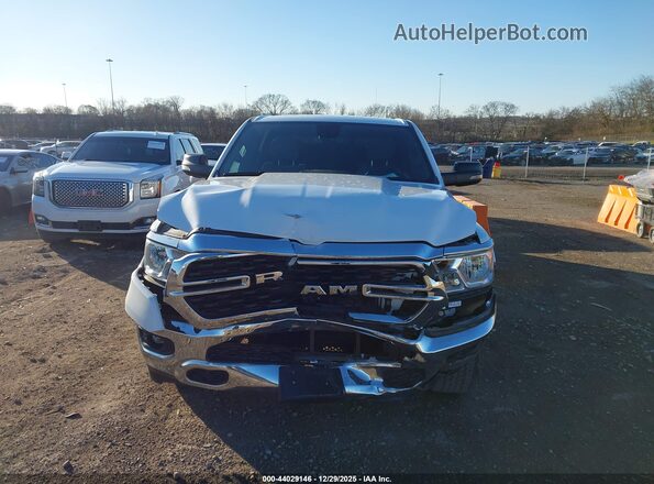 1C6RREFT9PN664846 2023 RAM 1500 White Widok zestawu wskaźników