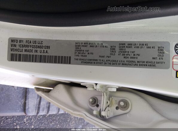 1C6RRFFG5SN601289 2025 RAM 1500 White Engine compartment view