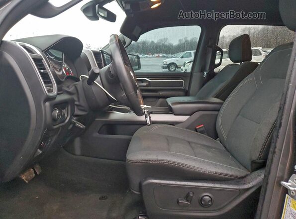 1C6SRFFT0NN236328 2022 RAM 1500 Gray Vista interior delantera