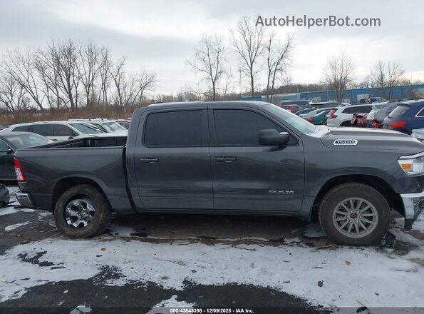 1C6SRFFT2NN448860 2022 RAM 1500 Gray უკანა სალონის ხედი