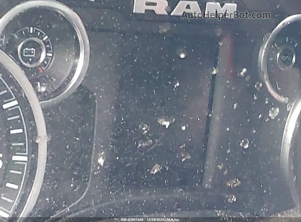 1C6SRFFT4LN421561 2020 RAM 1500 White Widok wnętrza 360 stopni