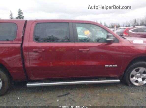 1C6SRFFT6MN588523 2021 RAM 1500 Темно-бордовый Вид задней части салона