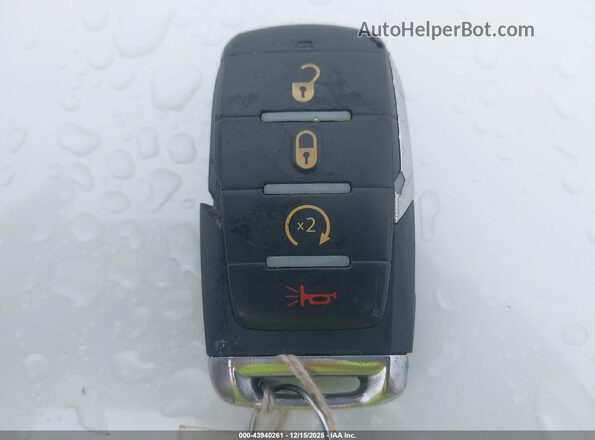 1C6SRFFT6MN588523 2021 RAM 1500 Темно-бордовый Вид панели приборов