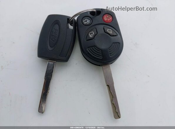 1FADP3E25GL383442 2016 FORD FOCUS White Widok z przodu
