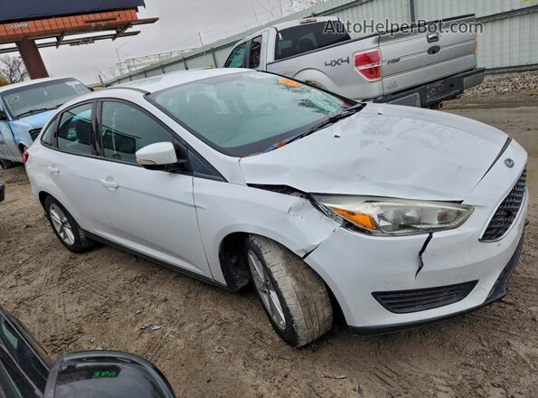 1FADP3F22HL217833 2017 FORD FOCUS White Передня права чверть