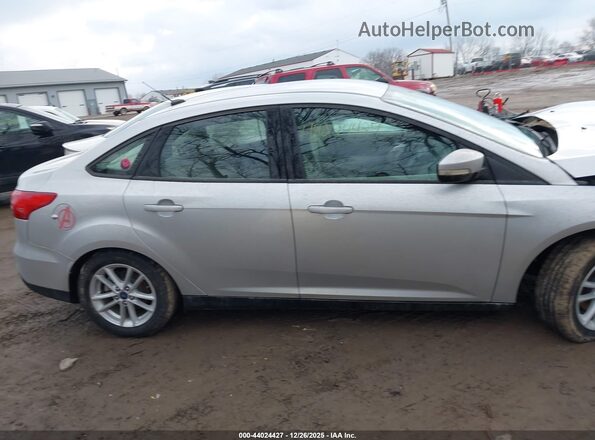 1FADP3FE8HL295088 2017 FORD FOCUS Silver Vista interior trasera