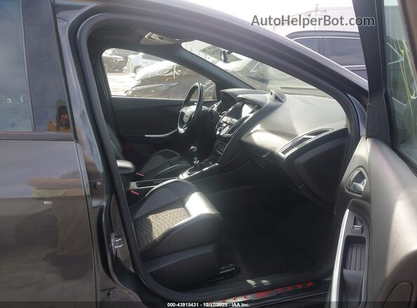 1FADP3L92JL247244 2018 FORD FOCUS ST Серый Вид салона спереди