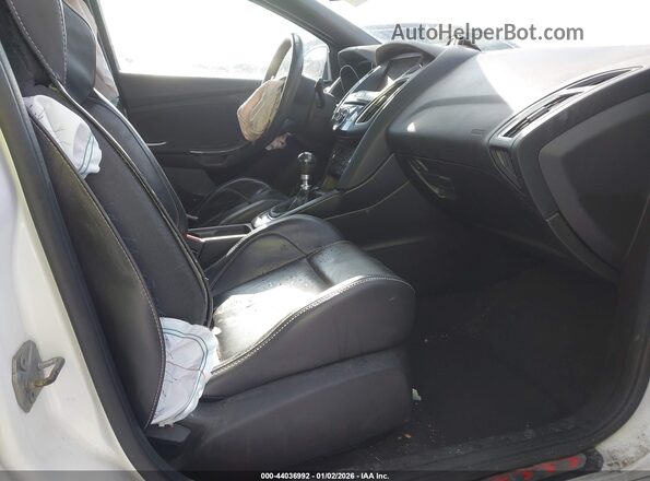 1FADP3L93HL298858 2017 FORD FOCUS ST White Front interior view
