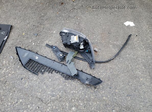 1FADP3L94HL307048 2017 FORD FOCUS Yellow ძრავის განყოფილების ხედი