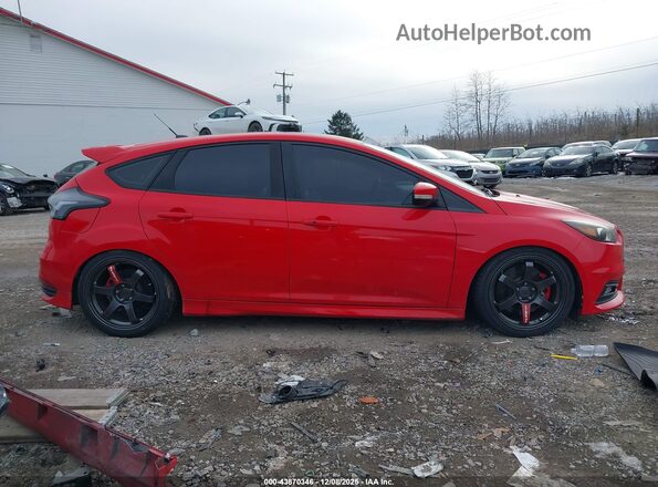 1FADP3L95HL338700 2017 FORD FOCUS ST Красный Вид задней части салона