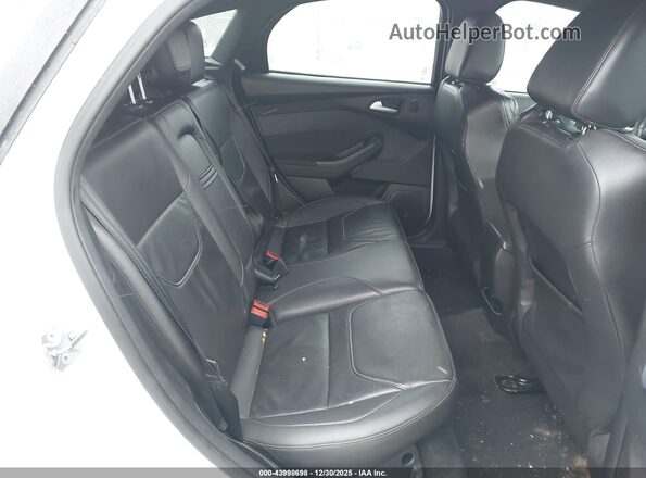 1FADP3L97GL221747 2016 FORD FOCUS ST White Вид наклейки з VIN-кодом