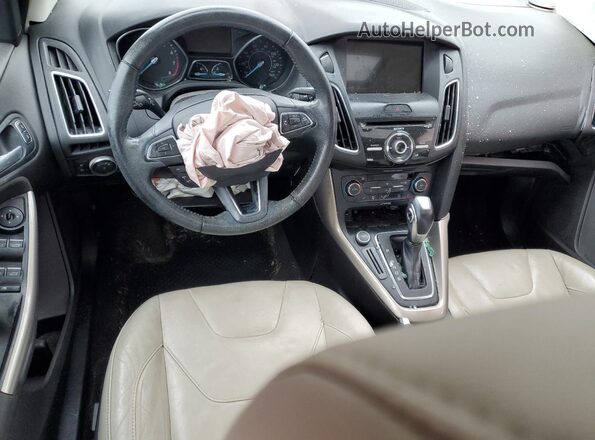 1FADP3N26GL298237 2016 FORD FOCUS Gold Widok deski rozdzielczej