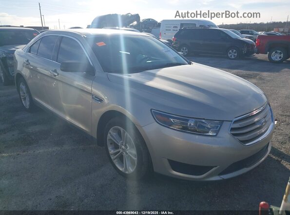 1FAHP2D85JG101088 2018 FORD TAURUS Gold Vista interior trasera