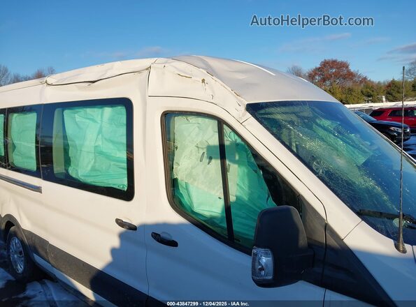 1FBAX2C83NKA73702 2022 FORD PASSENGER White Front view