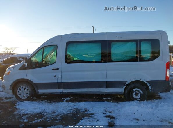 1FBAX2C83NKA73702 2022 FORD PASSENGER White 360 interior view