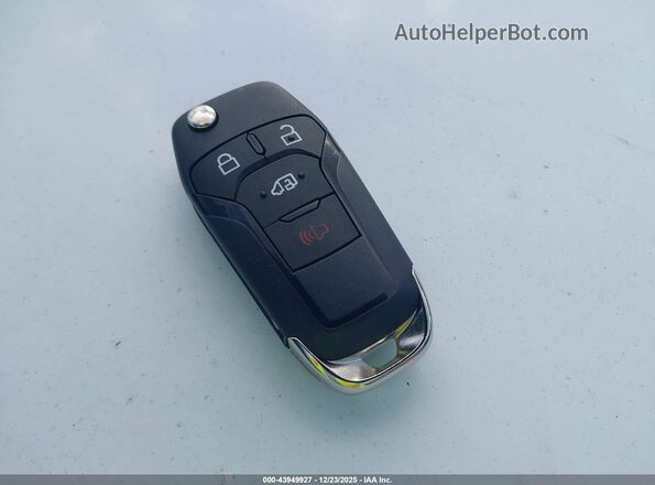 1FBAX2C84RKA51939 2024 FORD PASSENGER White Vista del salpicadero