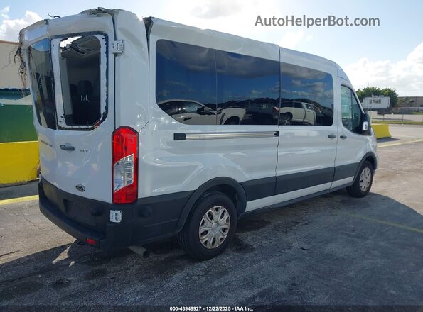 1FBAX2C84RKA51939 2024 FORD PASSENGER White Trasero derecho