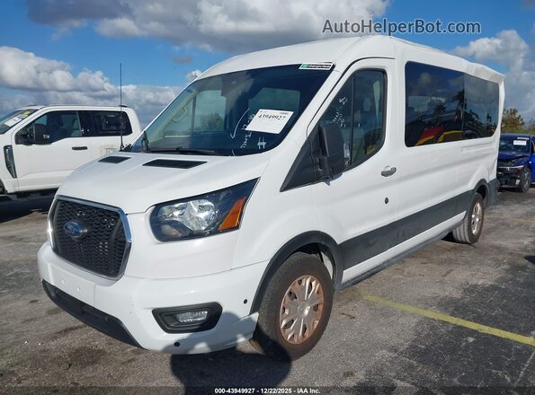 1FBAX2C84RKA51939 2024 FORD PASSENGER White Vista tres cuartos delantera izquierda