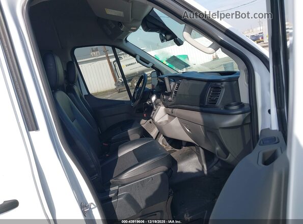1FBAX2C84RKB30074 2024 FORD PASSENGER White Vista interior delantera