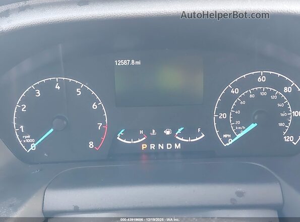 1FBAX2C84RKB30074 2024 FORD PASSENGER White Vista de los asientos traseros