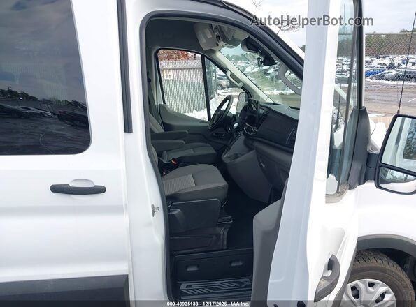 1FBAX2C87SKA39709 2025 FORD PASSENGER White Widok wnętrza z przodu