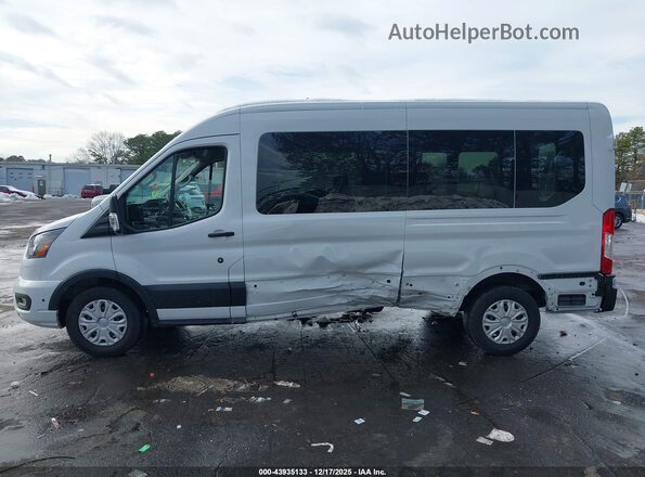 1FBAX2C87SKA39709 2025 FORD PASSENGER White Widok z przodu
