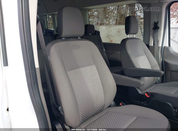 1FBAX2C87SKA39709 2025 FORD PASSENGER White 