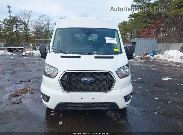 1FBAX2C87SKA39709 2025 FORD PASSENGER White Widok zestawu wskaźników