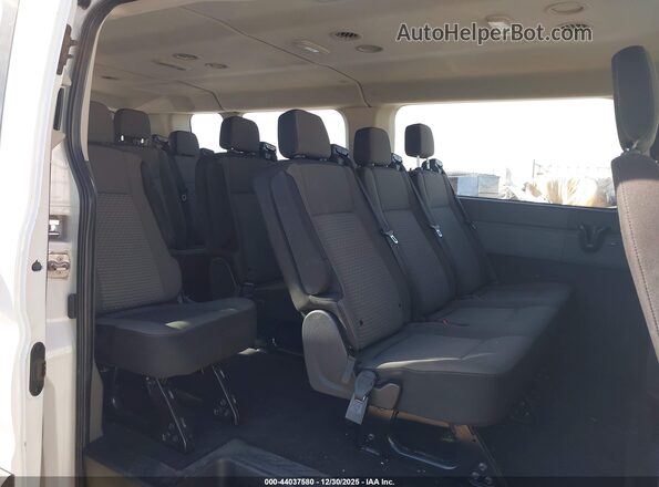 1FBAX2Y84RKA12759 2024 FORD PASSENGER White VIN կոդի պիտակի տեսք