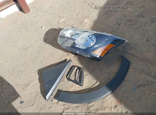 1FBAX2Y84RKA12759 2024 FORD PASSENGER White Սարքավորումների վահանակի տեսք