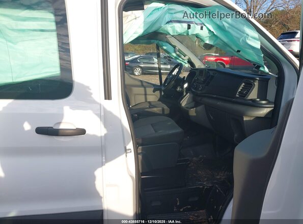 1FBAX2Y85RKB29878 2024 FORD PASSENGER White Սալոնի դիմացի տեսք