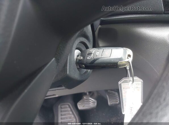 1FBAX2YG0PKB07968 2023 FORD PASSENGER White Առջևի վահանակի տեսք