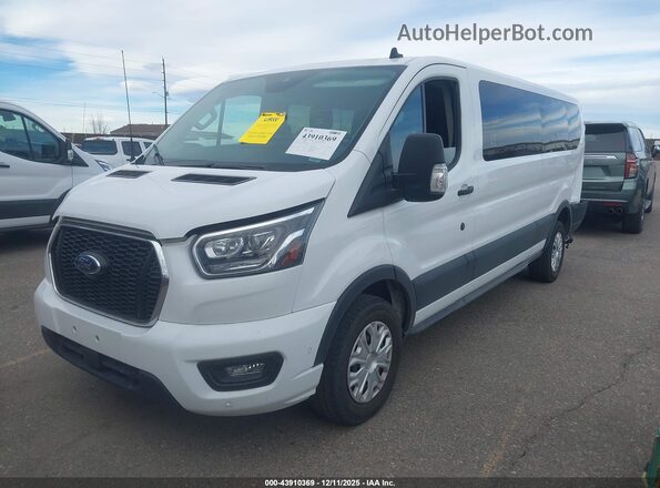 1FBAX2YG0PKB07968 2023 FORD PASSENGER White Առջևի ձախ երեք քառորդ տեսարան