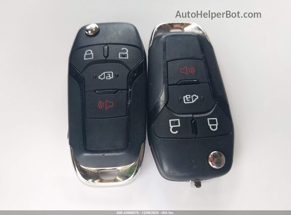 1FBAX2YG7PKB09068 2023 FORD PASSENGER White Առջևի վահանակի տեսք