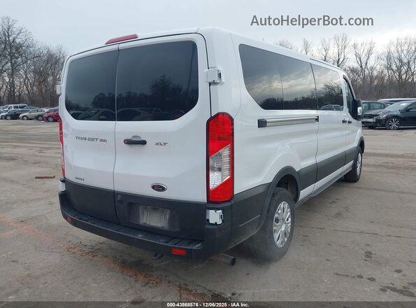 1FBAX2YG7PKB09068 2023 FORD PASSENGER White Հետևի աջ